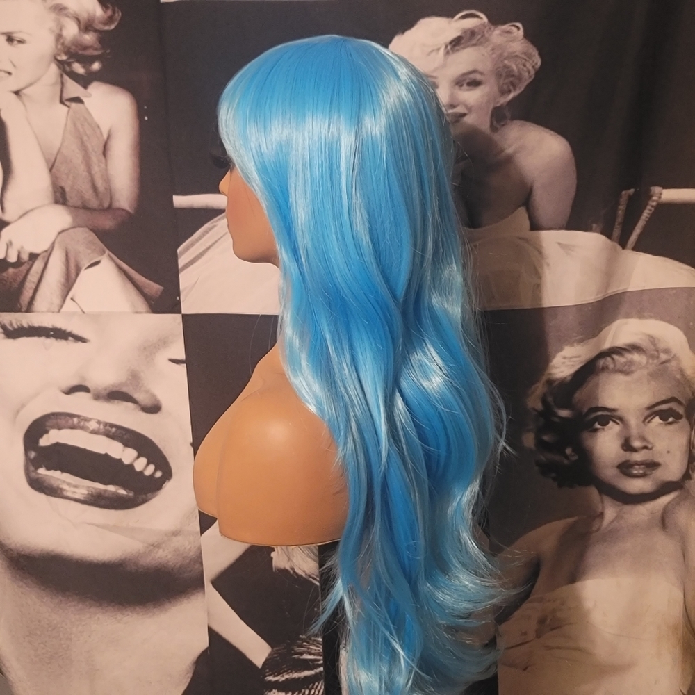 Wig - Picture 2 of 3